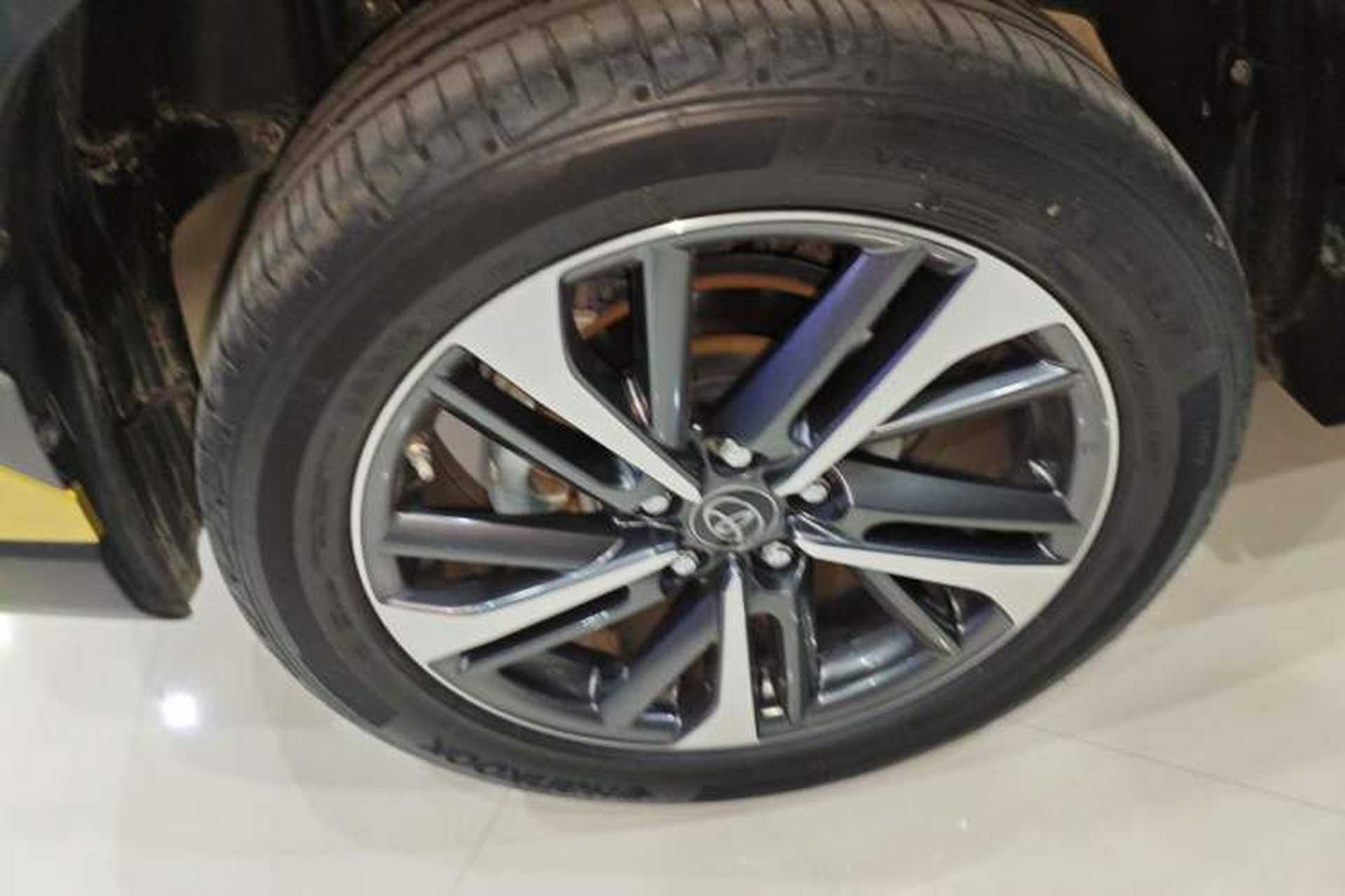 Used Toyota FRONTLANDER 2022 2.0L CVT Luxury PLUS Edition Right Rear Wheel Hub