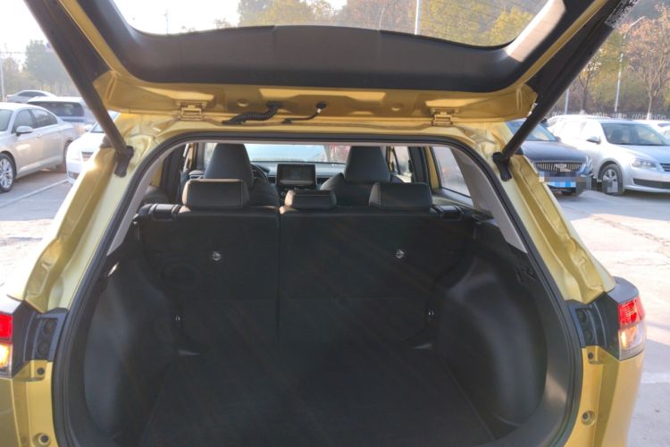 Used Toyota FRONTLANDER 2022 2.0L CVT Luxury PLUS Edition Trunk