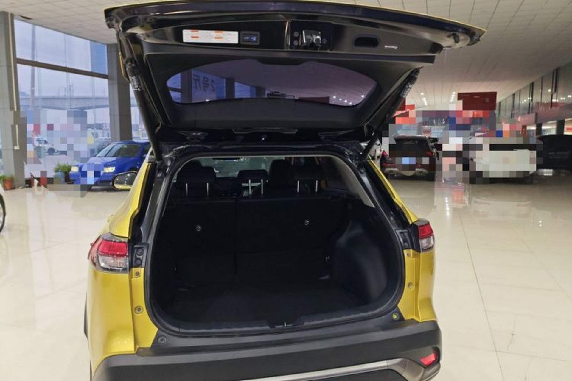 Used Toyota FRONTLANDER 2022 2.0L CVT Luxury PLUS Edition Trunk