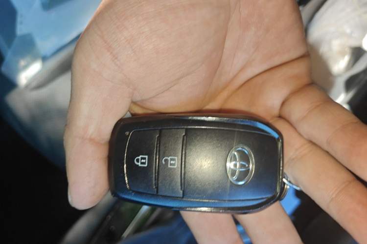 Used Toyota FRONTLANDER 2022 2.0L CVT Luxury Edition Vehicle Key