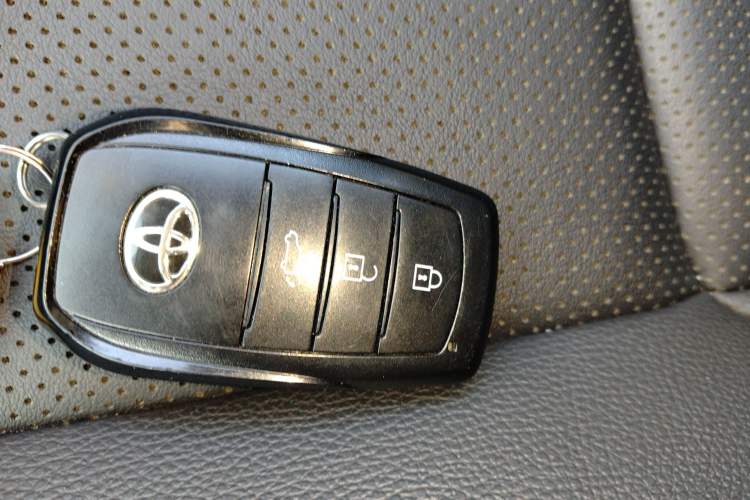 Used Toyota FRONTLANDER 2022 2.0L CVT Luxury PLUS Edition Vehicle Key