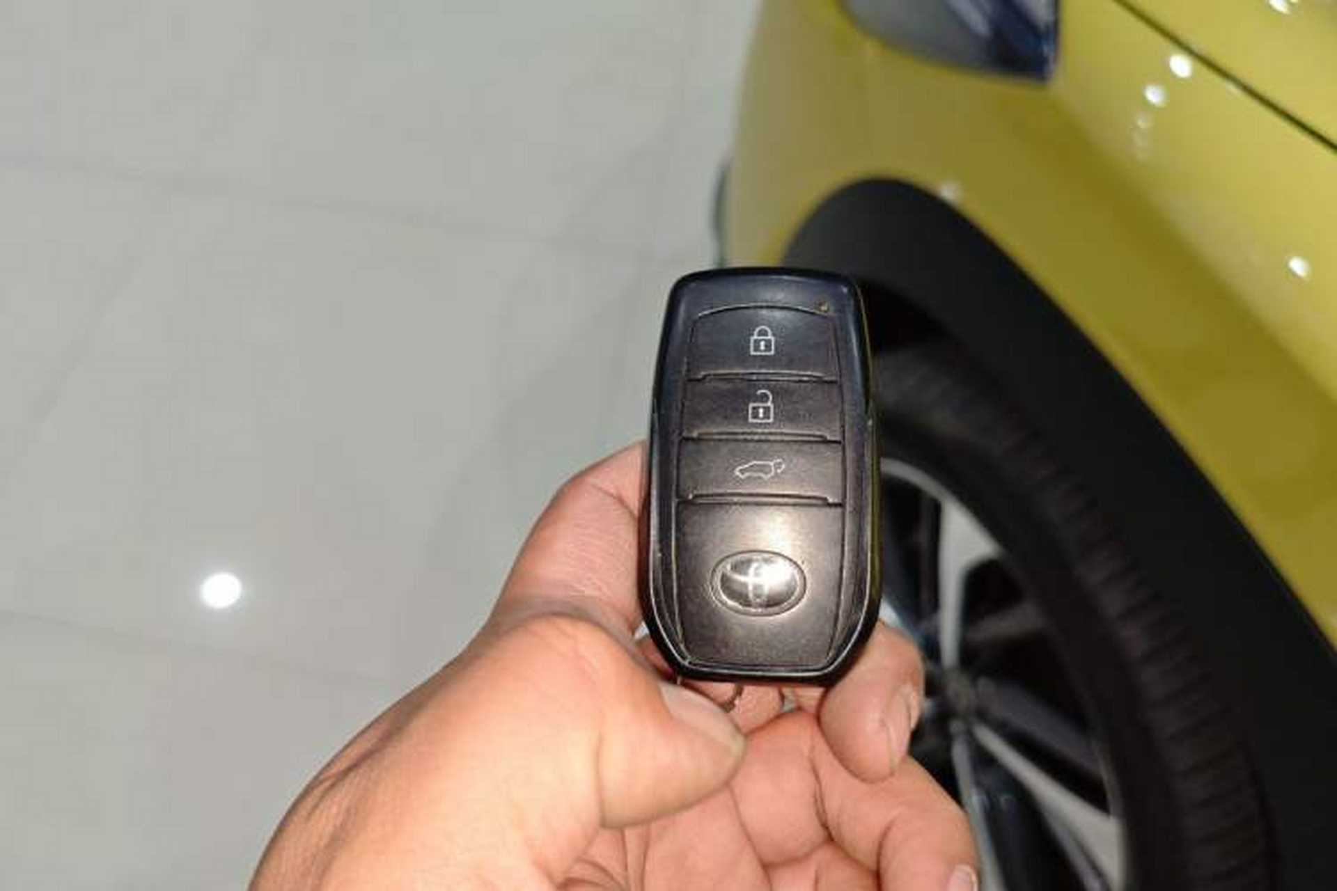 Used Toyota FRONTLANDER 2022 2.0L CVT Luxury PLUS Edition Vehicle Key