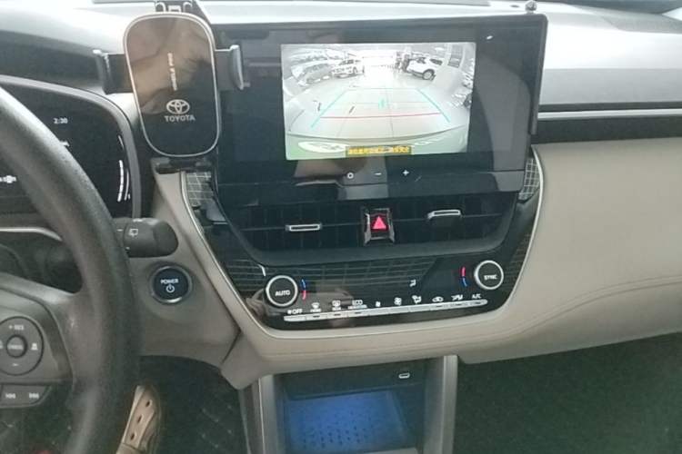 Used Toyota FRONTLANDER 2023 2.0L Smart Electric Hybrid Dual-Engine Luxury Edition Audio And AC Panel