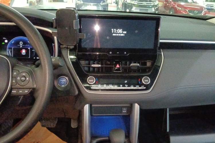 Used Toyota FRONTLANDER 2023 2.0L Smart Electric Hybrid Dual-Engine Luxury Edition Audio And AC Panel