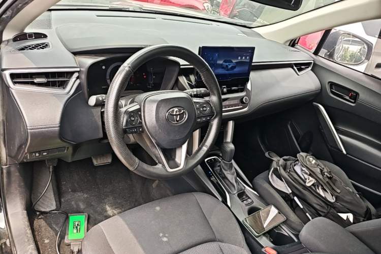 Used Toyota FRONTLANDER 2023 2.0L CVT Leading Edition Center Console