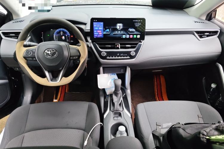 Used Toyota FRONTLANDER 2023 2.0L CVT Elite Edition Center Console