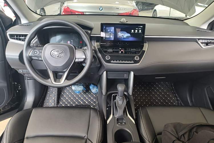 Used Toyota FRONTLANDER 2023 2.0L CVT Elite Edition Center Console