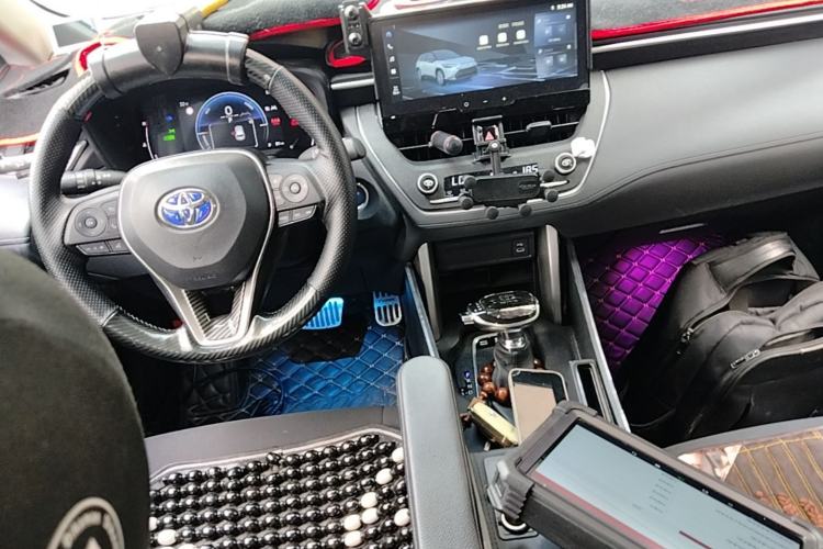 Used Toyota FRONTLANDER 2023 2.0L Smart Electric Hybrid Dual-Engine Leading Edition Center Console