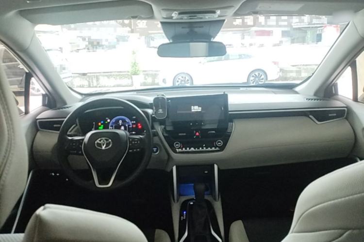 Used Toyota FRONTLANDER 2023 2.0L Smart Electric Hybrid Dual-Engine Luxury Edition Center Console
