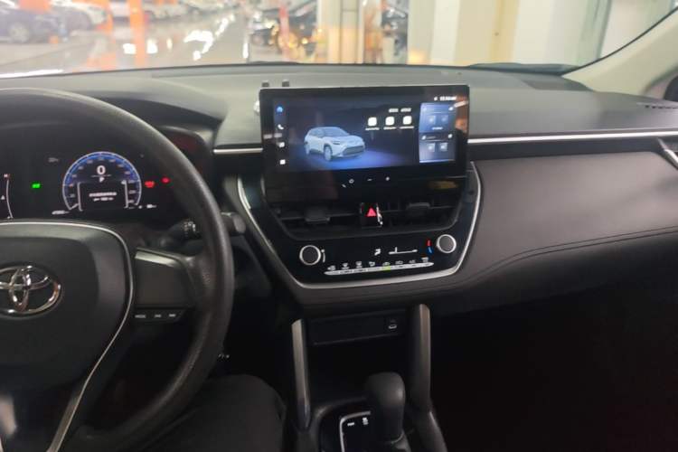 Used Toyota FRONTLANDER 2023 2.0L CVT Elite Edition Center Console