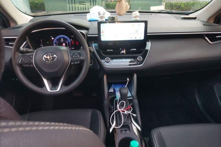 Used Toyota FRONTLANDER 2023 2.0L CVT Luxury Edition Center Console