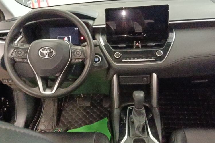 Used Toyota FRONTLANDER 2023 2.0L CVT Leading Edition Center Console