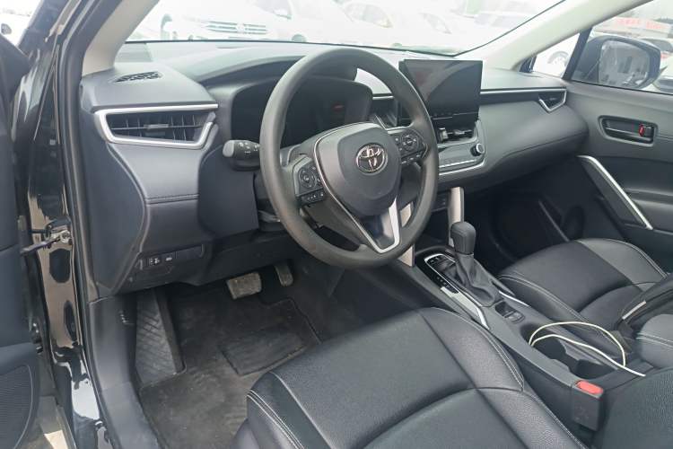 Used Toyota FRONTLANDER 2023 2.0L CVT Leading Edition Center Console