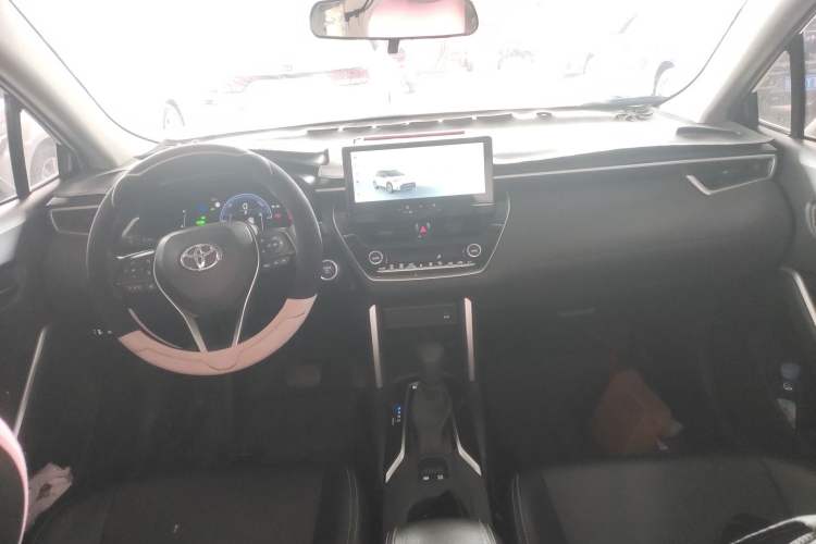 Used Toyota FRONTLANDER 2023 2.0L Smart Electric Hybrid Dual-Engine Leading Edition Center Console