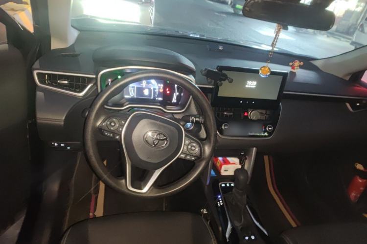 Used Toyota FRONTLANDER 2023 2.0L Smart Electric Hybrid Dual-Engine Luxury Edition Center Console