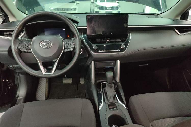 Used Toyota FRONTLANDER 2023 2.0L CVT Leading Edition Center Console