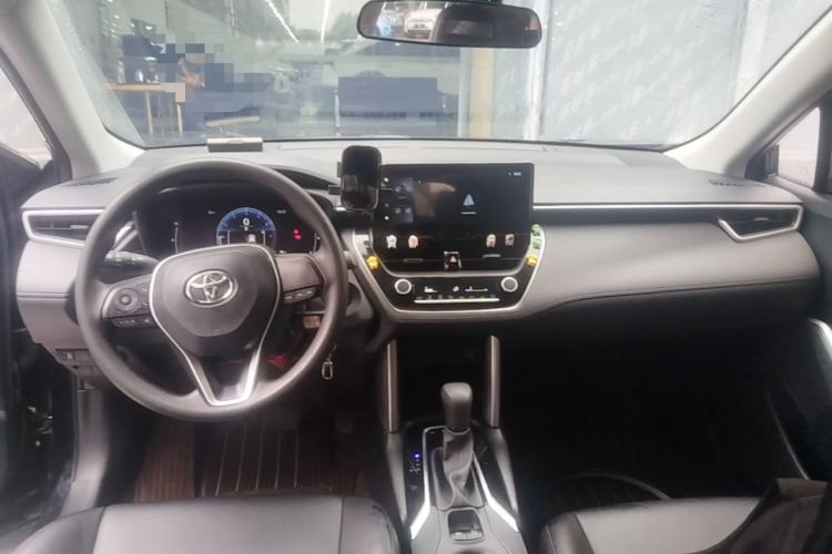 Used Toyota FRONTLANDER 2023 2.0L CVT Elite Edition Center Console