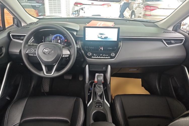 Used Toyota FRONTLANDER 2023 2.0L CVT Elite Edition Center Console