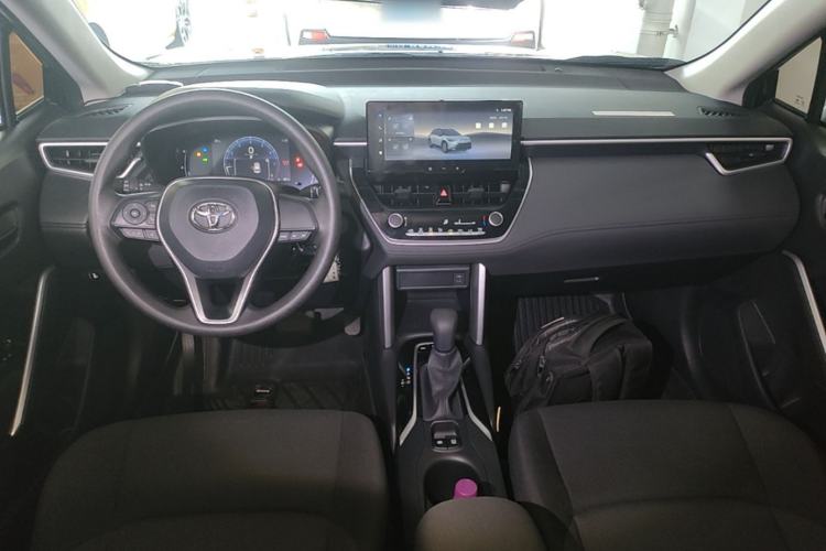 Used Toyota FRONTLANDER 2023 2.0L CVT Elite Edition Center Console