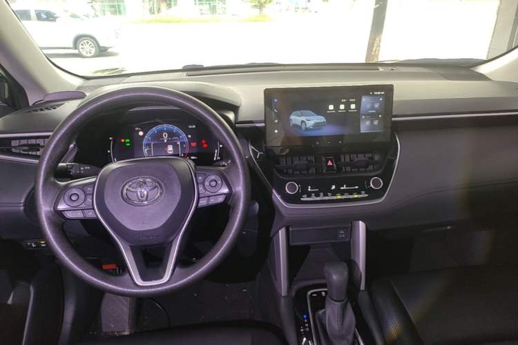 Used Toyota FRONTLANDER 2023 2.0L CVT Leading Edition Center Console