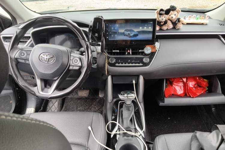 Used Toyota FRONTLANDER 2023 2.0L CVT Luxury Edition Center Console