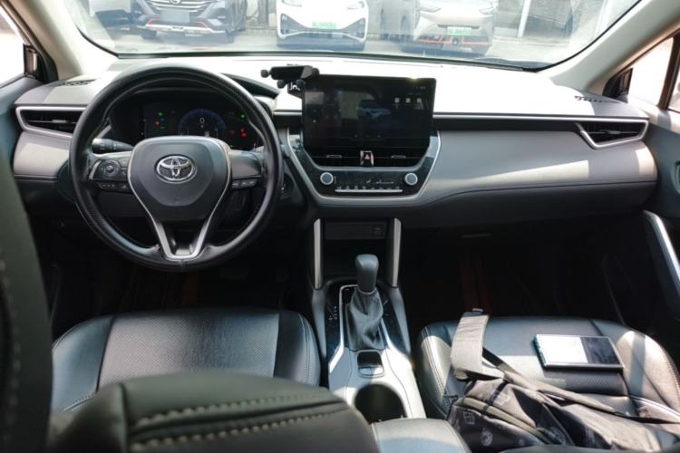 Used Toyota FRONTLANDER 2023 2.0L CVT Elite Edition Center Console