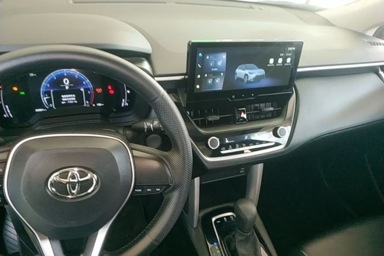 Used Toyota FRONTLANDER 2023 2.0L CVT Elite Edition Center Console