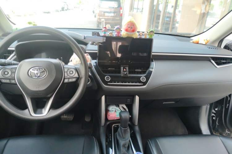 Used Toyota FRONTLANDER 2023 2.0L Smart Electric Hybrid Dual-Engine Leading Edition Center Console