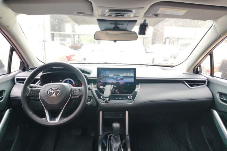 Used Toyota FRONTLANDER 2023 2.0L CVT Leading Edition Center Console