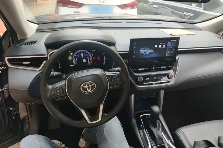 Used Toyota FRONTLANDER 2023 2.0L CVT Luxury Edition Center Console