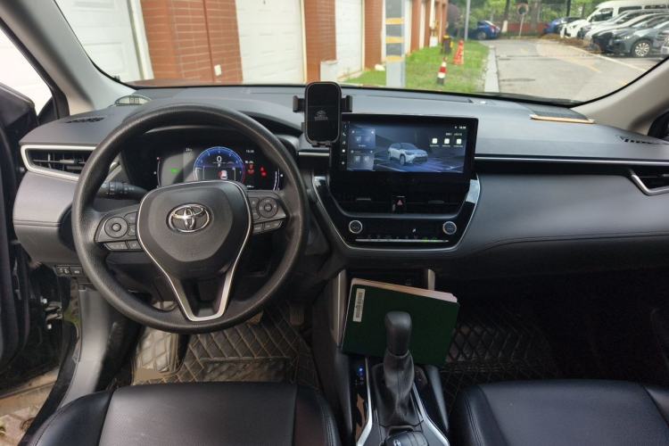 Used Toyota FRONTLANDER 2023 2.0L Smart Electric Hybrid Dual-Engine Leading Edition Center Console