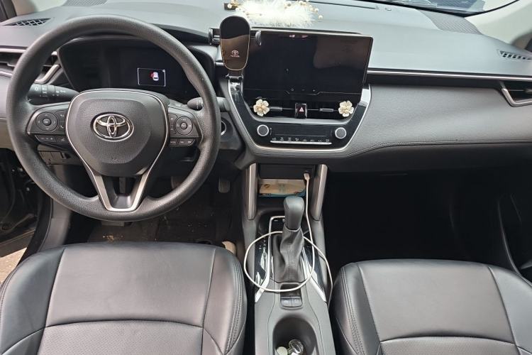 Used Toyota FRONTLANDER 2023 2.0L CVT Leading Edition Center Console