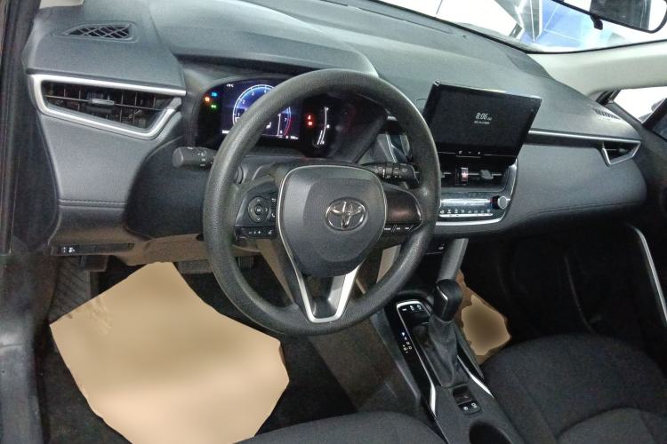 Used Toyota FRONTLANDER 2023 2.0L CVT Elite Edition Center Console