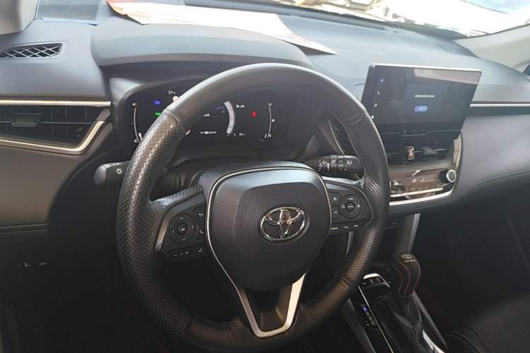 Used Toyota FRONTLANDER 2023 2.0L CVT Leading Edition Center Console