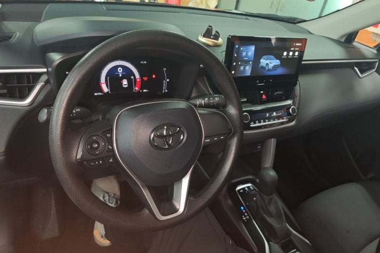 Used Toyota FRONTLANDER 2023 2.0L CVT Elite Edition Center Console