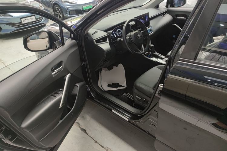 Used Toyota FRONTLANDER 2023 2.0L Smart Electric Hybrid Dual-Engine Deluxe Version Driver Seat