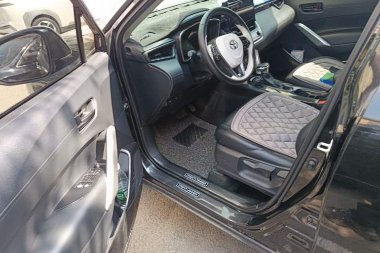 Used Toyota FRONTLANDER 2023 2.0L CVT Elite Edition Driver Seat