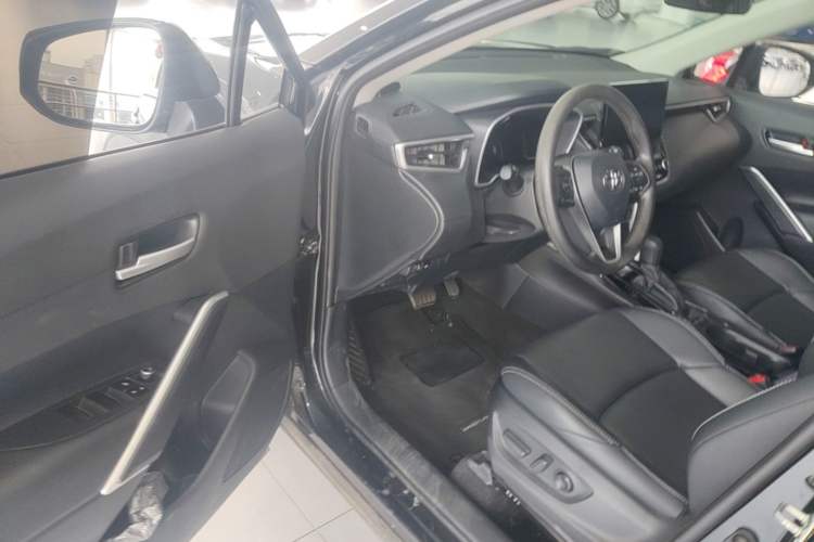 Used Toyota FRONTLANDER 2023 2.0L CVT Luxury Edition Driver Seat