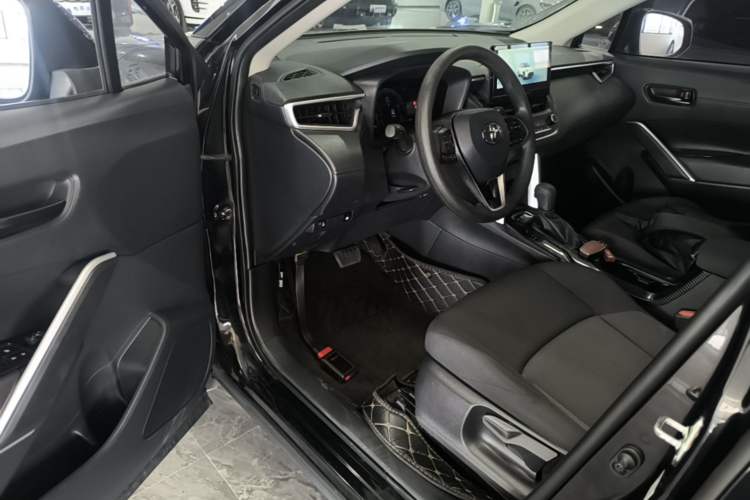 Used Toyota FRONTLANDER 2023 2.0L CVT Elite Edition Driver Seat