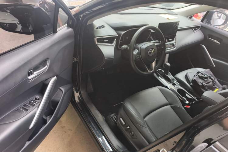 Used Toyota FRONTLANDER 2023 2.0L CVT Luxury Edition Driver Seat