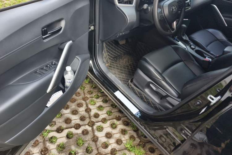 Used Toyota FRONTLANDER 2023 2.0L Smart Electric Hybrid Dual-Engine Leading Edition Driver Seat