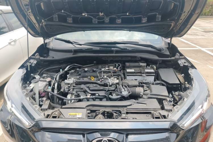 Used Toyota FRONTLANDER 2023 2.0L CVT Elite Edition Engine Bay