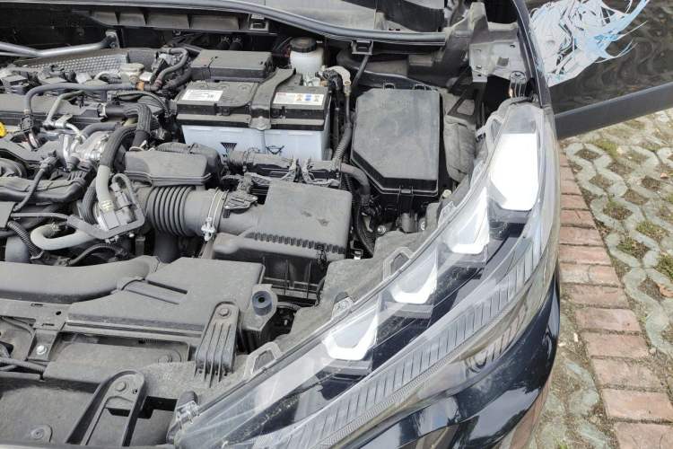 Used Toyota FRONTLANDER 2023 2.0L CVT Luxury Edition Engine Bay Left