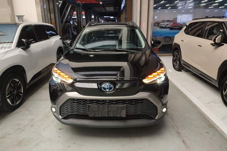 Used Toyota FRONTLANDER 2023 2.0L Smart Electric Hybrid Dual-Engine Deluxe Version Front
