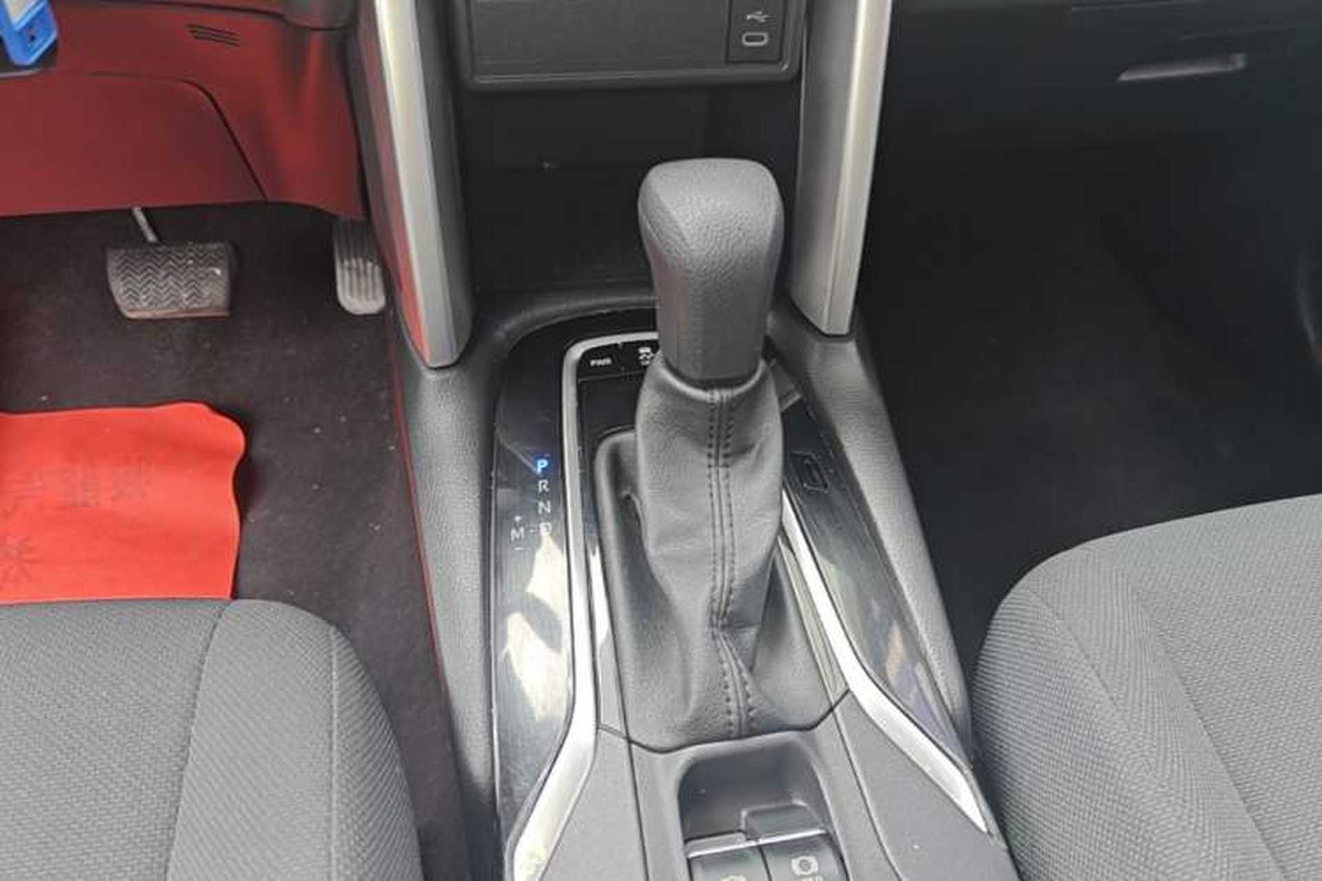 Used Toyota FRONTLANDER 2023 2.0L CVT Elite Edition Gear Lever