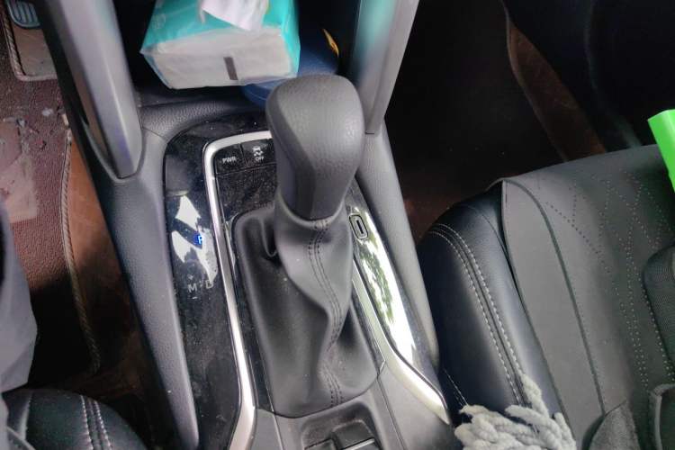 Used Toyota FRONTLANDER 2023 2.0L CVT Elite Edition Gear Lever