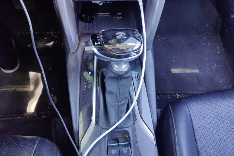 Used Toyota FRONTLANDER 2023 2.0L CVT Leading Edition Gear Lever