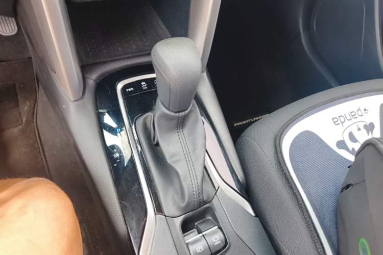 Used Toyota FRONTLANDER 2023 2.0L CVT Elite Edition Gear Lever