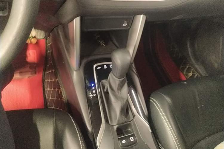 Used Toyota FRONTLANDER 2023 2.0L CVT Elite Edition Gear Lever