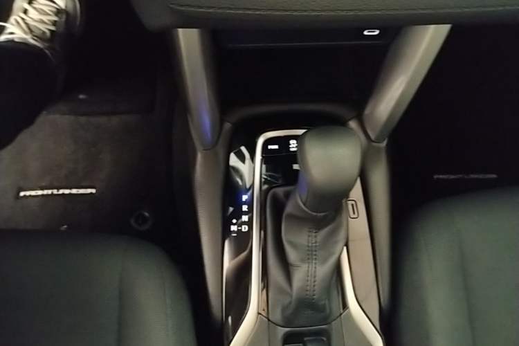 Used Toyota FRONTLANDER 2023 2.0L CVT Leading Edition Gear Lever